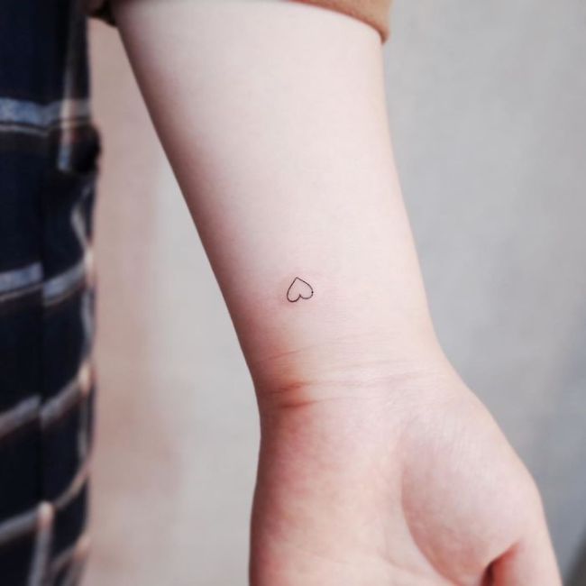 Tiny Tattoos For People Who Like Minimalism (30 pics)
