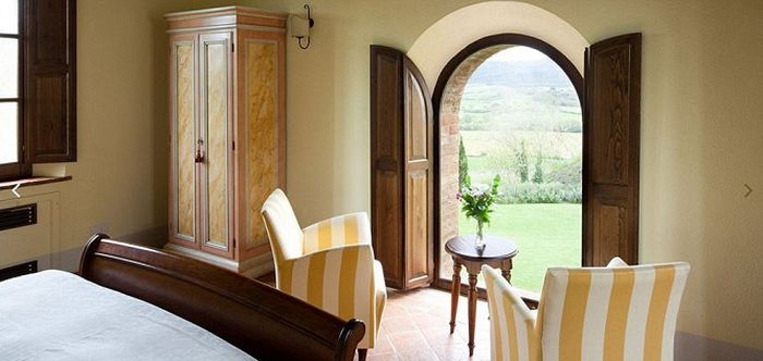 Barack Obama Takes A Magnificent Holiday In Italy (12 pics)