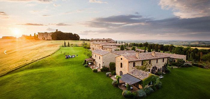 Barack Obama Takes A Magnificent Holiday In Italy (12 pics)