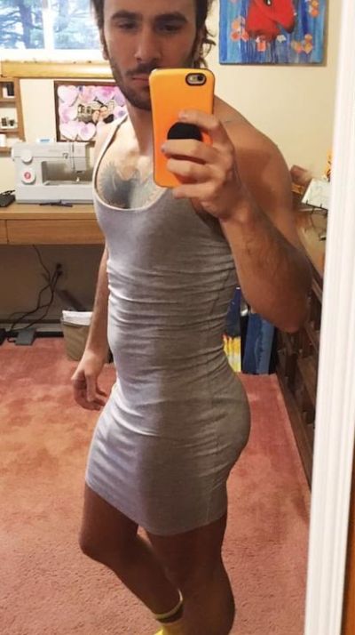 Guy Orders A Muscle Shirt But Gets A Dress Instead (2 pics)