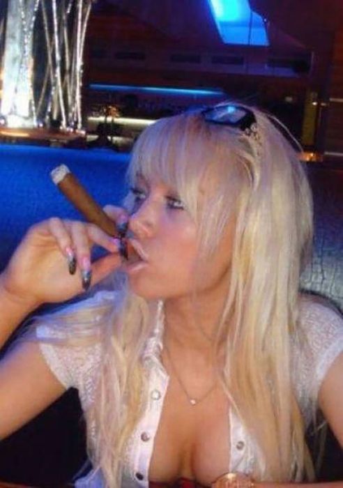 Blondes Are Definitely A Different Species (49 pics)