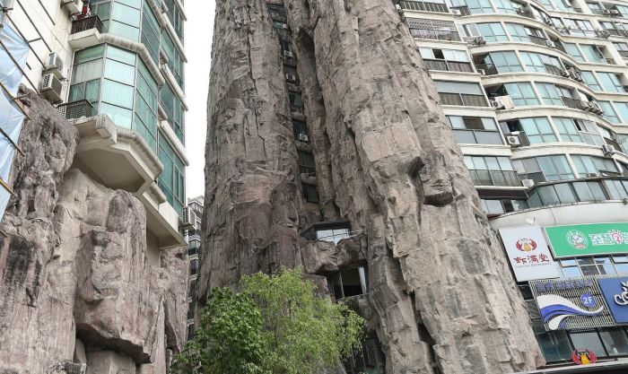 You Can Get A Room With A Mountain View In Downtown Shanghai (3 pics)