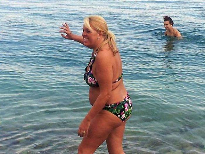 Britain’s Bustiest Woman Can’t Stop Enlarging Her Breasts After Her Divorce (15 pics)