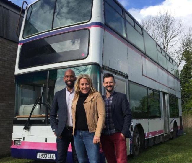 Inventor Builds His Family An Awesome Home On A Double Decker Bus (8 pics)