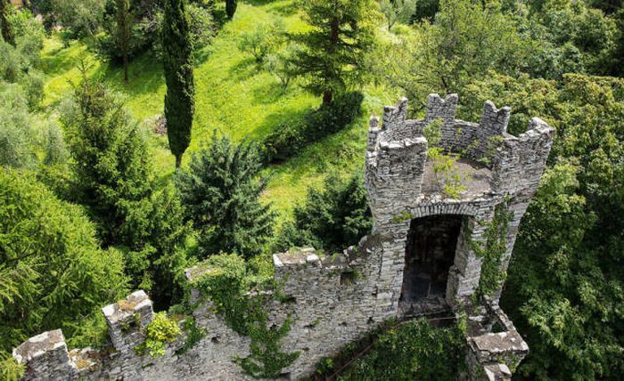 You Can Now Own A Castle In Italy For Free (9 pics)