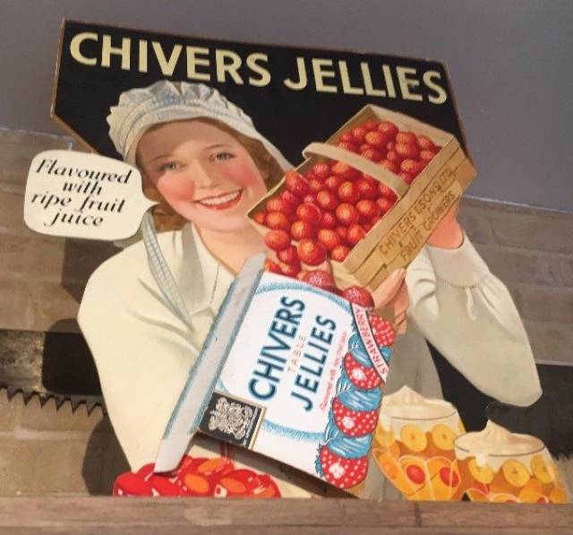 Wow, Thrift Shops Have Some Really Weird Stuff (37 pics)
