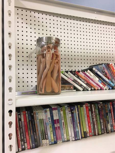 Wow, Thrift Shops Have Some Really Weird Stuff (37 pics)