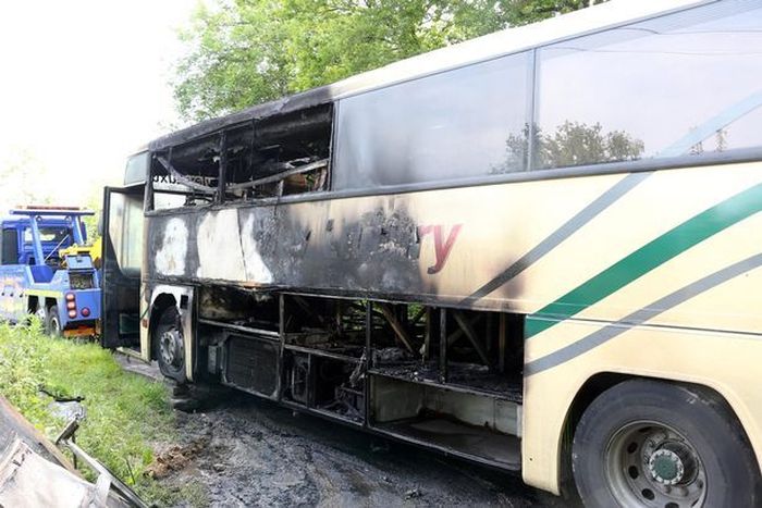 Student Saves 59 Kids Before Bus Bursts Into Flames (10 pics)