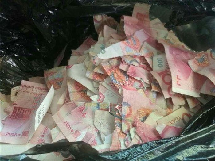 Chinese Boy Gives His Parents An Expensive Puzzle (3 pics)