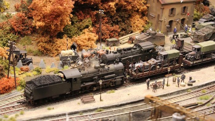 Impressive Diorama Of German Railway Station (46 pics)