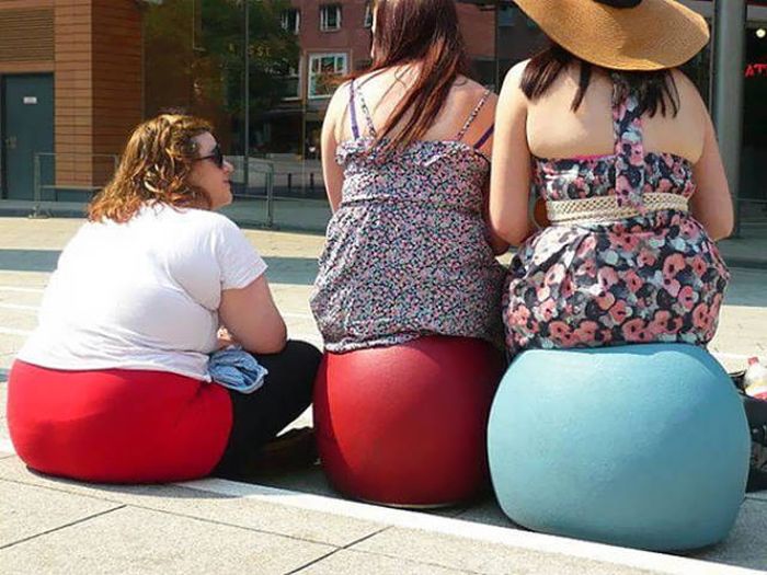 Something Is Very Wrong With These Photos (48 pics)