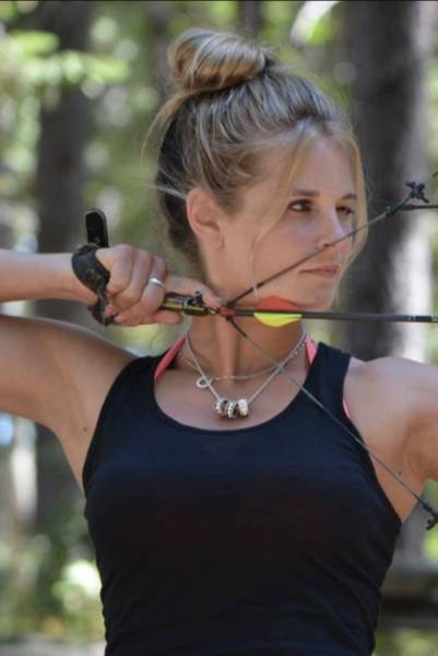 These Sexy Archery Girls Will Pierce Your Heart (40 pics)