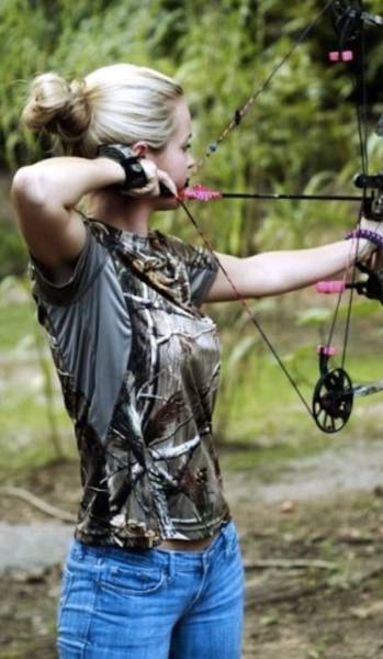 These Sexy Archery Girls Will Pierce Your Heart (40 pics)