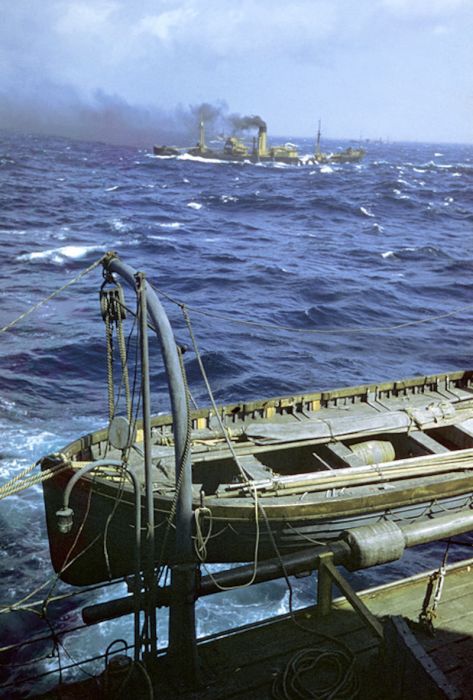 Vintage Photos Of An Atlantic Convoy From 1941 (32 pics)