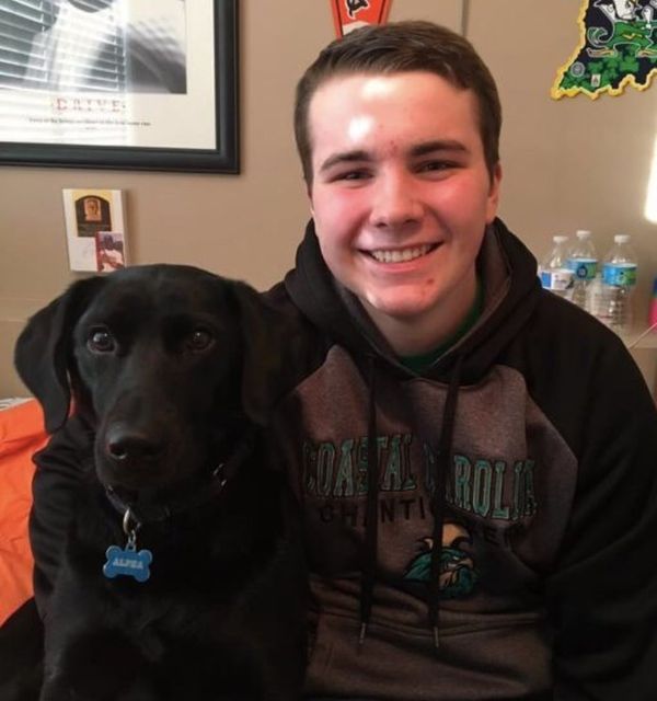 Service Dog Gets Added To The School Yearbook (3 pics)