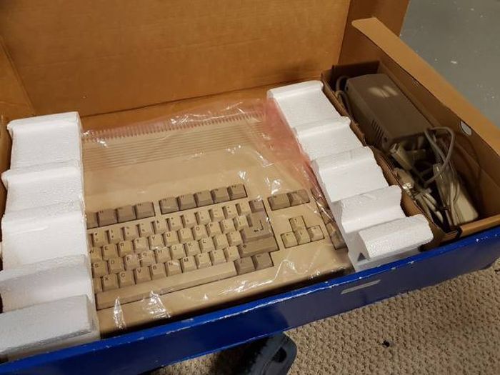 Gamer Guy Finds An Awesome Collection On Craigslist (36 pics)