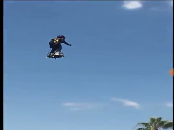 Awesome Video Of An Air Board Flying Around Lake Havasu