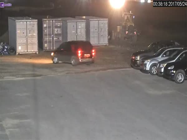 Thieves Caught Stealing Truck Tires From A Dealership After Dark