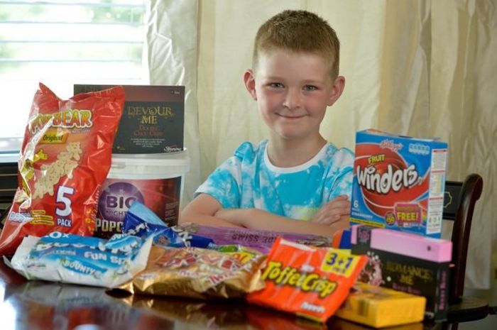 Generous Child Shows Off The Kindness Of His Heart (4 pics)