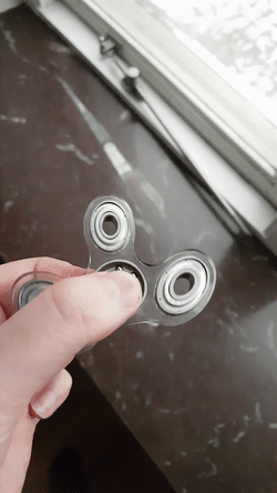 Now Everyone Wants To Own A Fidget Spinner (32 pics)