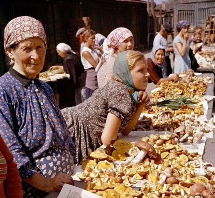 Vintage Photos Show The Markets Of The Soviet Union (26 pics)