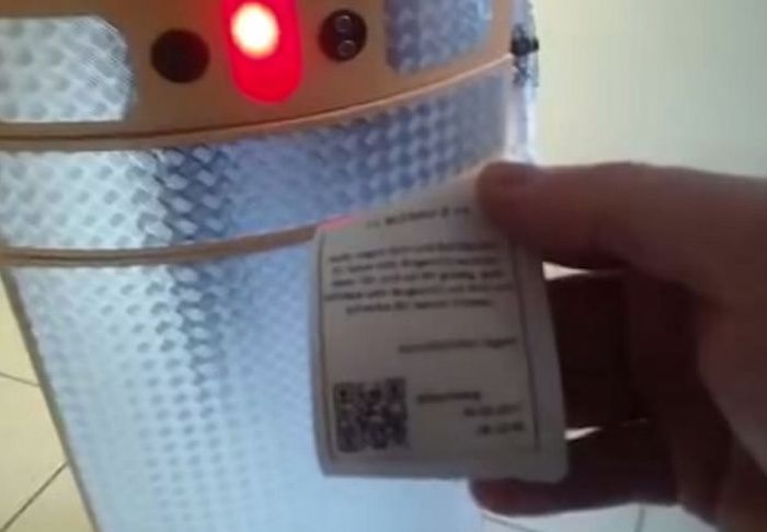 Robot Priest Grants Auto Blessings In German Town (3 pics)