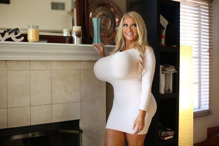 Being A Mormon Couldn’t Stop Her From Becoming A Busty Model (17 pics)