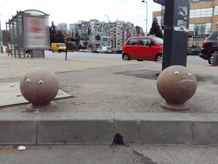 Someone In Bulgaria Put Googly Eyes On Broken Objects And It’s Awesome (25 pics)