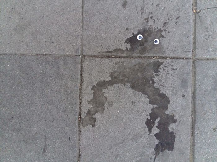 Someone In Bulgaria Put Googly Eyes On Broken Objects And It’s Awesome (25 pics)