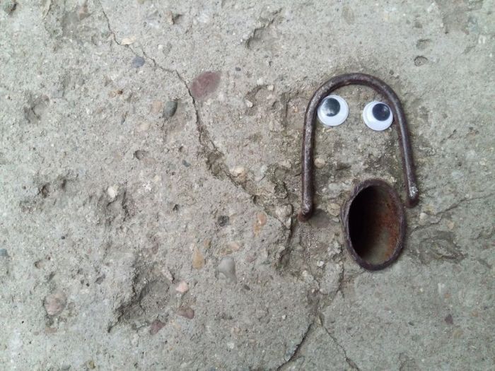 Someone In Bulgaria Put Googly Eyes On Broken Objects And It’s Awesome (25 pics)