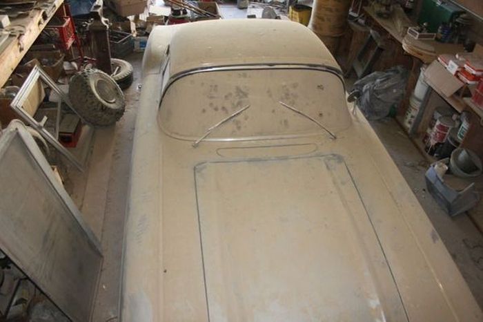 Rare Corvette Discovered In Nevada Garage (10 pics)