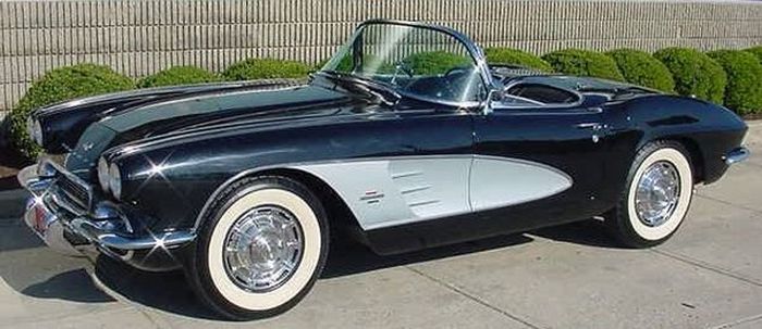 Rare Corvette Discovered In Nevada Garage (10 pics)