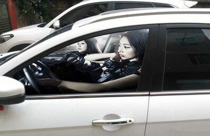 Tinted Windows That Will Make You Do A Double Take (8 pics)