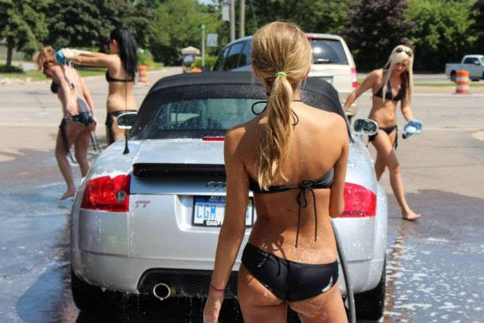There's No Car Wash Like A Bikini Car Wash (20 pics)