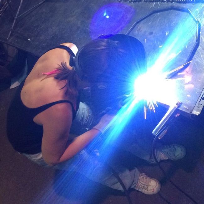 Don't Tell Them These Jobs Were Made For Men (19 pics)