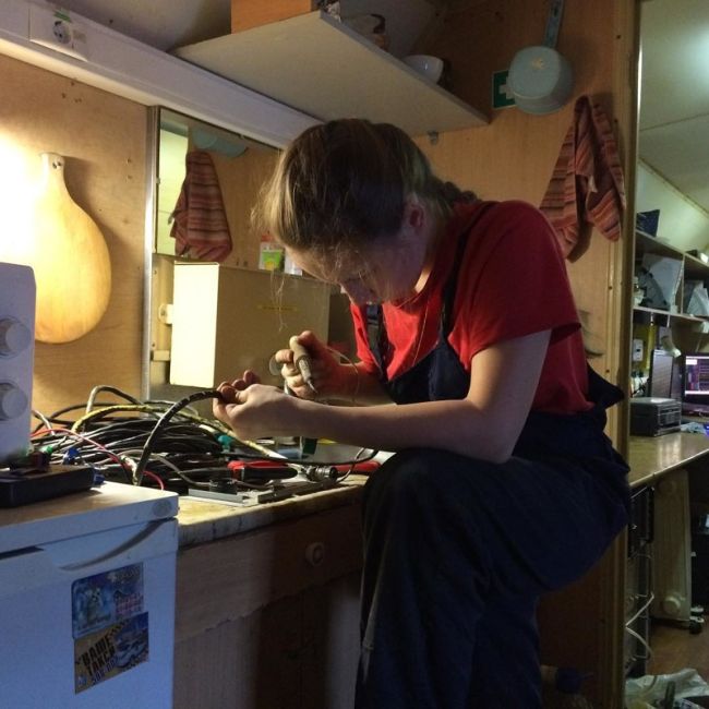 Don't Tell Them These Jobs Were Made For Men (19 pics)