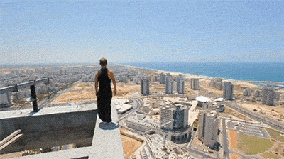 These Gifs Vividly Show Terrifying Moments (32 gifs)