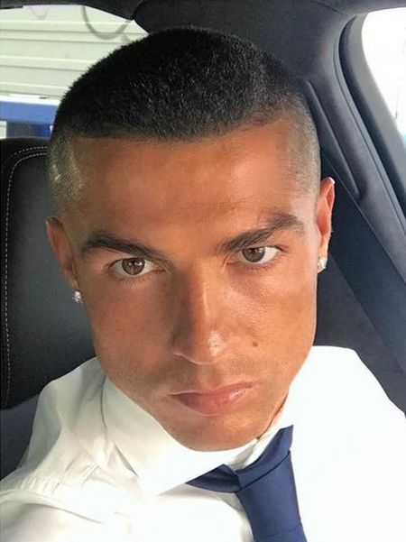 Cristiano Ronaldo Cut Off All His Hair (2 pics)