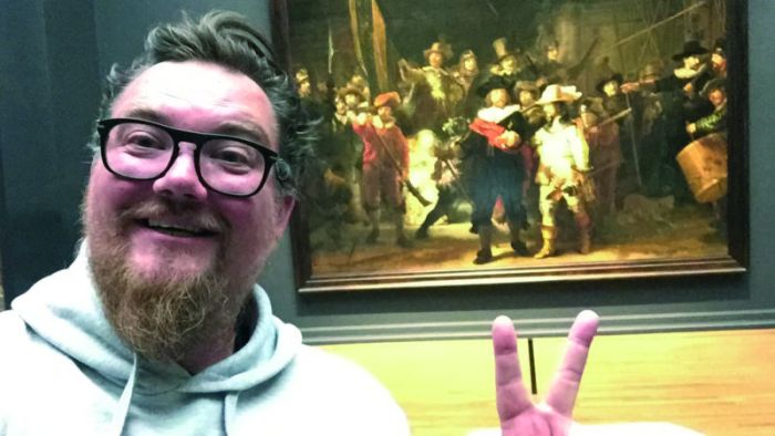 Man Gets To Sleep In Front Of Rembrandt In Amsterdam (4 pics)