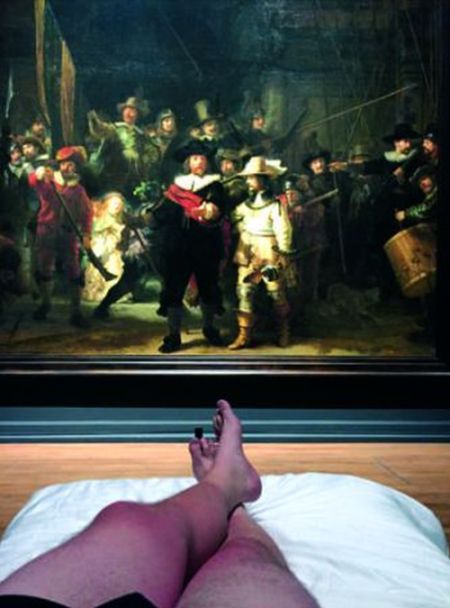 Man Gets To Sleep In Front Of Rembrandt In Amsterdam (4 pics)