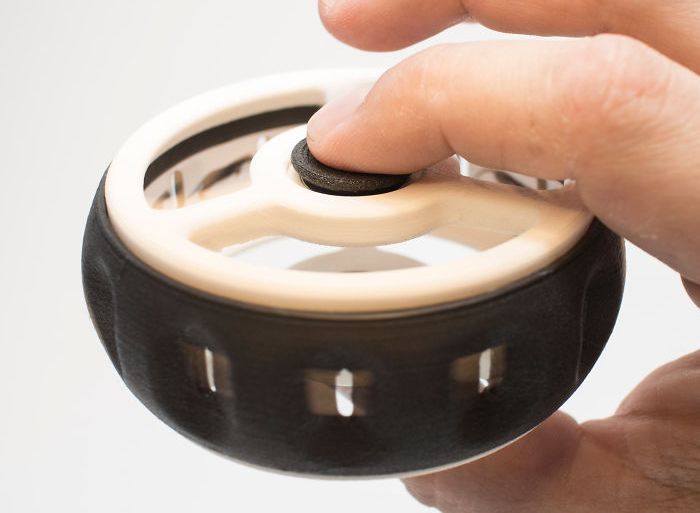 This Animated Fidget Spinner Is More Fun Than The Original (3 pics)