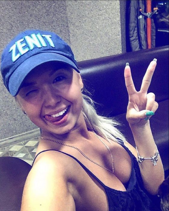 Smoking Hot Girls That Will Instantly Improve Your Day (37 pics)