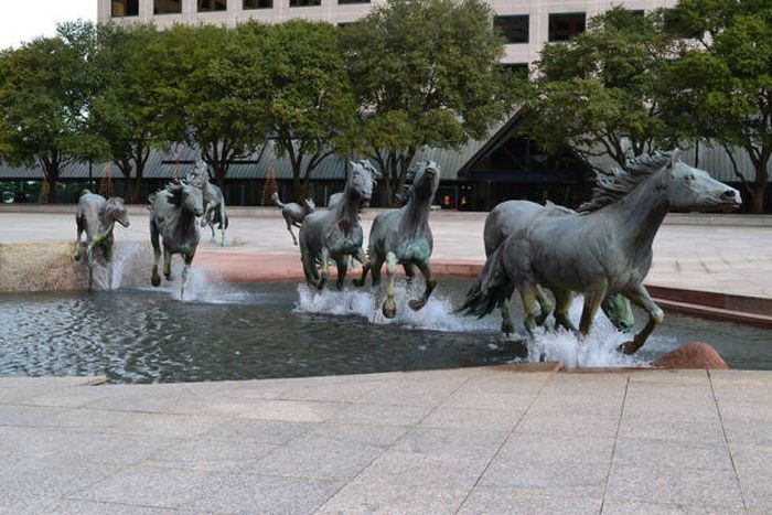 This World Is Full Of Magnificent Fountains (36 pics)