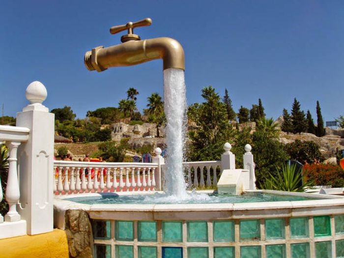 This World Is Full Of Magnificent Fountains (36 pics)