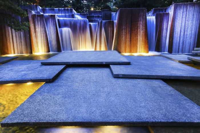 This World Is Full Of Magnificent Fountains (36 pics)