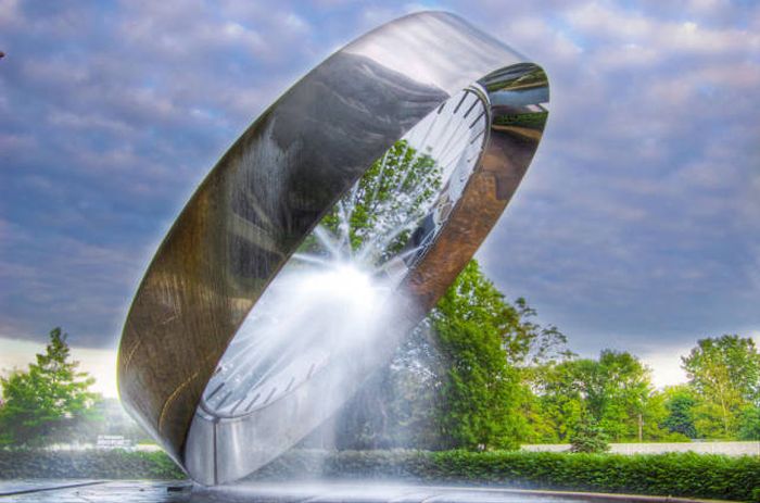 This World Is Full Of Magnificent Fountains (36 pics)
