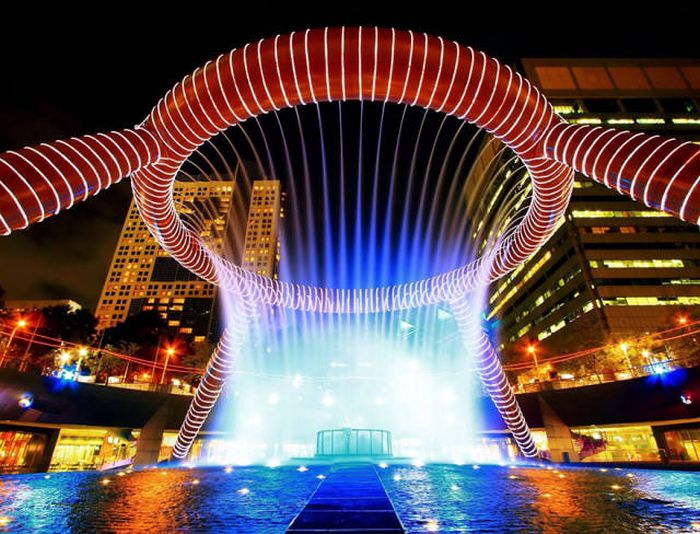 This World Is Full Of Magnificent Fountains (36 pics)