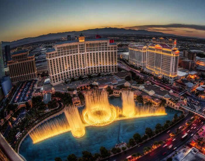 This World Is Full Of Magnificent Fountains (36 pics)