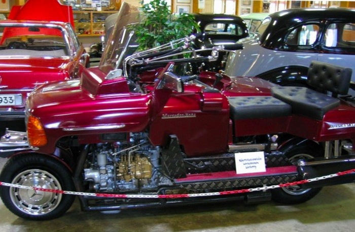 Mercedes-Benz Style Motorcycle Strikes With Originality (3 pics)