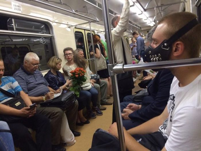 Fashion Gets Really Weird On The Russian Metro (29 pics)